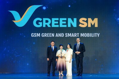 Green SM representatives receive the “Best Companies to Work for in Asia – Vietnam” and “Technology Empowerment Awards” at the HR Asia Awards 2026.