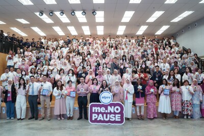 Group photo with representatives, guests and attendees at the Me. NO PAUSE Official  Launching Ceremony. 