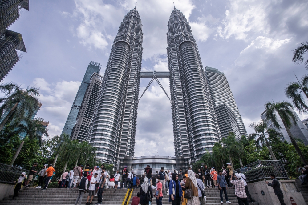 Other questions posed to citizenship applicants could be regarding the Malaysian flag, such as its colour, stripes, symbols; how many states are in Malaysia or to show the flag of the applicant’s state; popular places in Malaysia (such as Batu Caves or Petronas Twin Towers); and the name of the current prime minister, DHRRA Malaysia said. — Picture by Hari Anggara