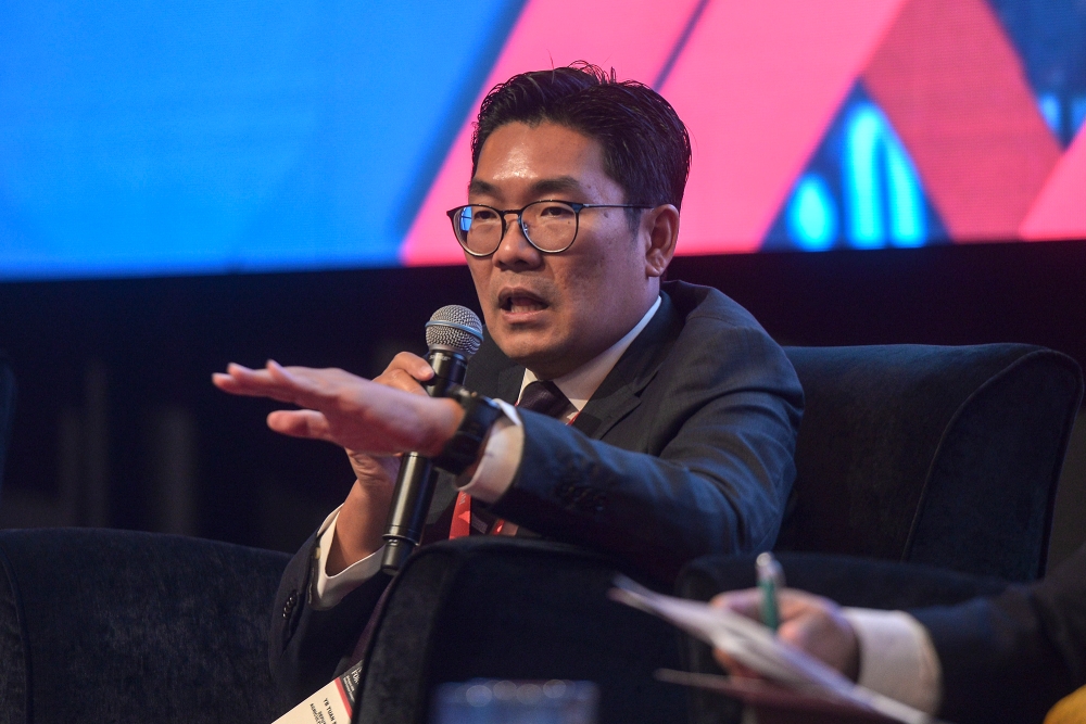 Sim Tze Tzin speaks during the National Economic Forum 2019 in Kuala Lumpur August 30, 2019. — Picture by Shafwan Zaidon