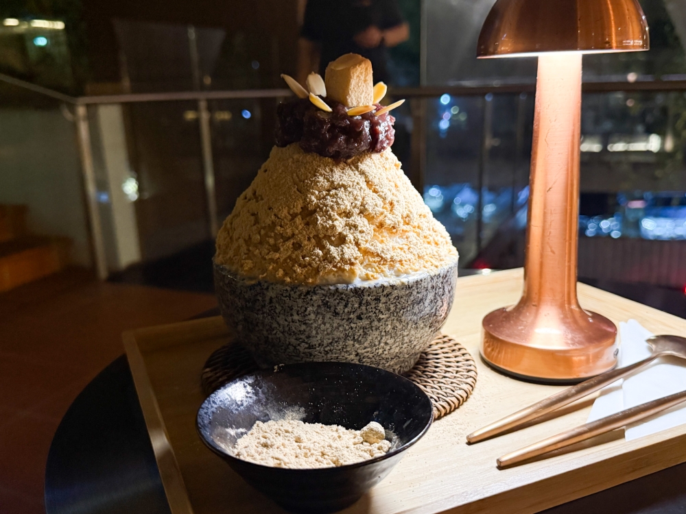 Misugaru Dol Bing makes a healthier version as the ‘misugaru’ uses a mix of good-for-you grains. — Picture by Lee Khang Yi