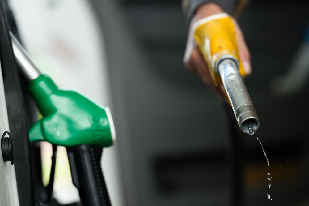 The richest 20 per cent of households consume five to ten times more fuel than the poorest 20 per cent. — AFP pic