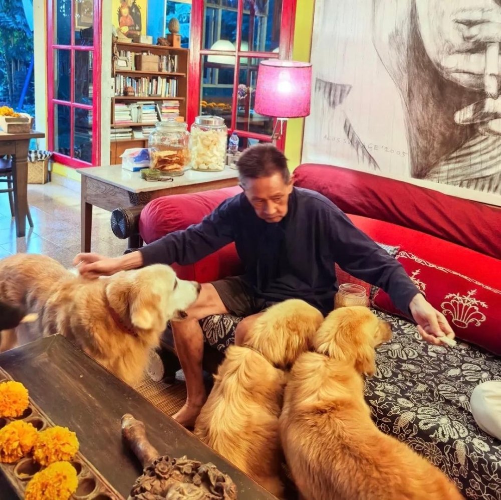 Valentine Willie, who said he loved dogs, wrote on Instagram in 2025 that he and his six siblings had none growing up, but surrounded themselves with pets in their adult years. — Picture from Instagram/valentinewillie