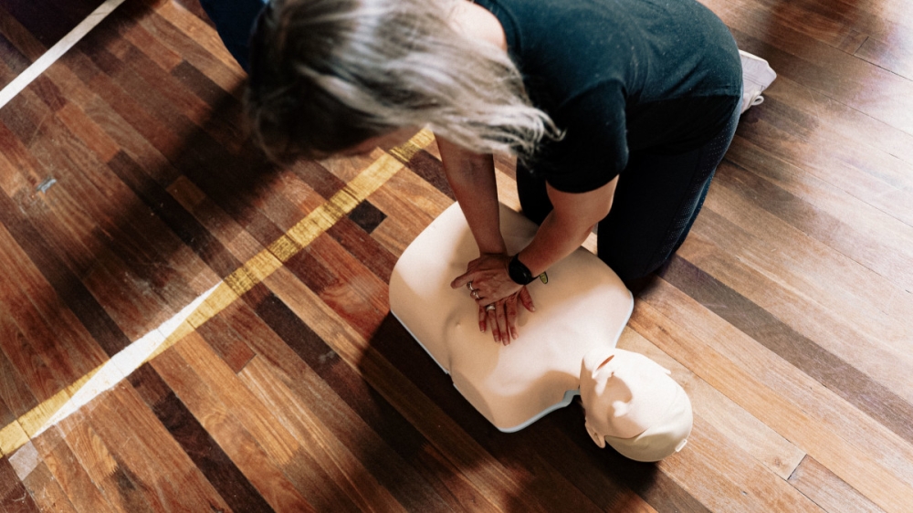 The authors note that survival during a medical emergency depends not just on hospitals or ambulances, but on whether bystanders act in the crucial minutes before professional help arrives. — Pexels pic