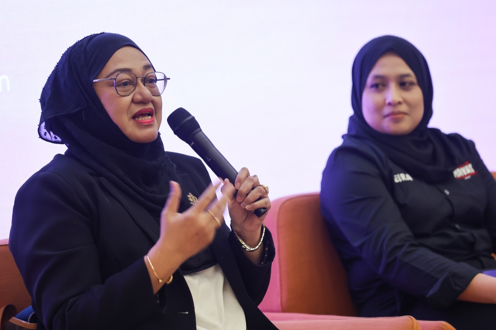 Civil and Shariah lawyer Sarah Mohd Ali said Syariah courts could grant divorce orders in clear-cut cases while setting an interim child support sum to assist mothers pending a full trial on maintenance. — Picture by Yusof Isa