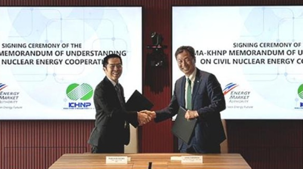 Singapore’s Energy Market Authority’s (EMA) Puah Kok Keong and South Korea’s Korea Hydro & Nuclear Power’s (KHNP) Doe-wook Chon. — Picture courtesy of KHNP