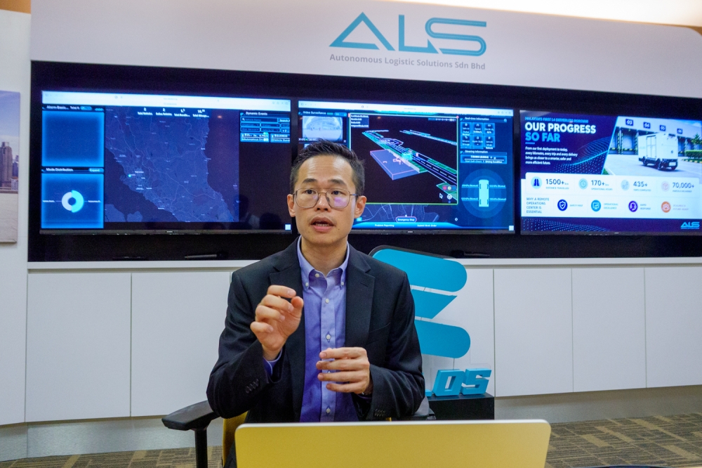 ALS managing director Alan Chong speaks while demonstrating the monitoring system inside the newly launched Autonomous Vehicle Remote Operations Centre (ROC) for L4 driverless robovans in Cyberjaya, July 31, 2026. — Picture by Raymond Manuel