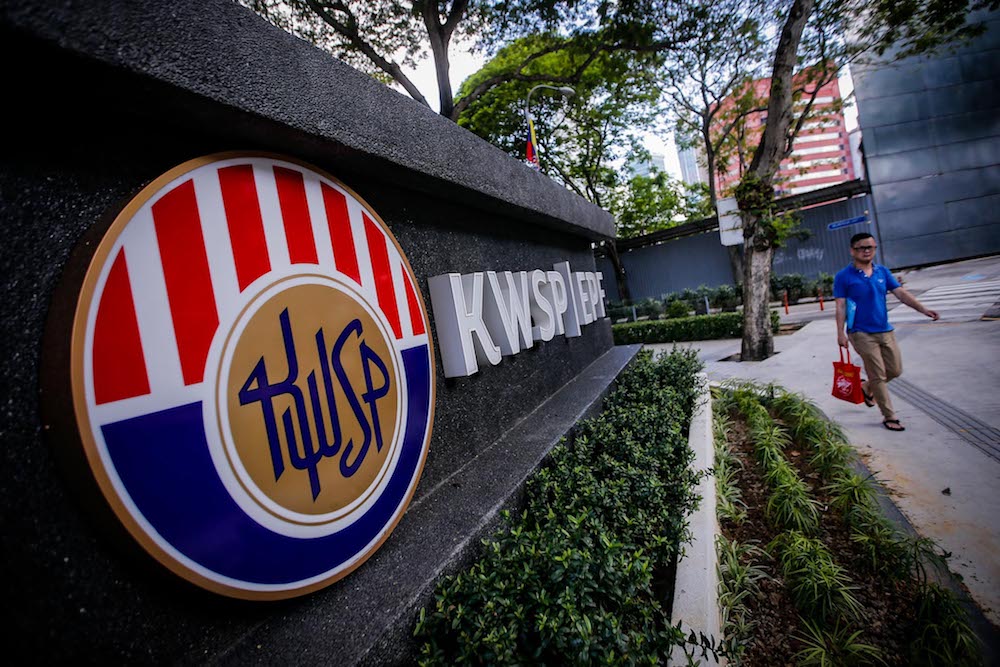 The EPF i-Sinar withdrawals now no longer have strict terms. — Picture by Hari Anggara