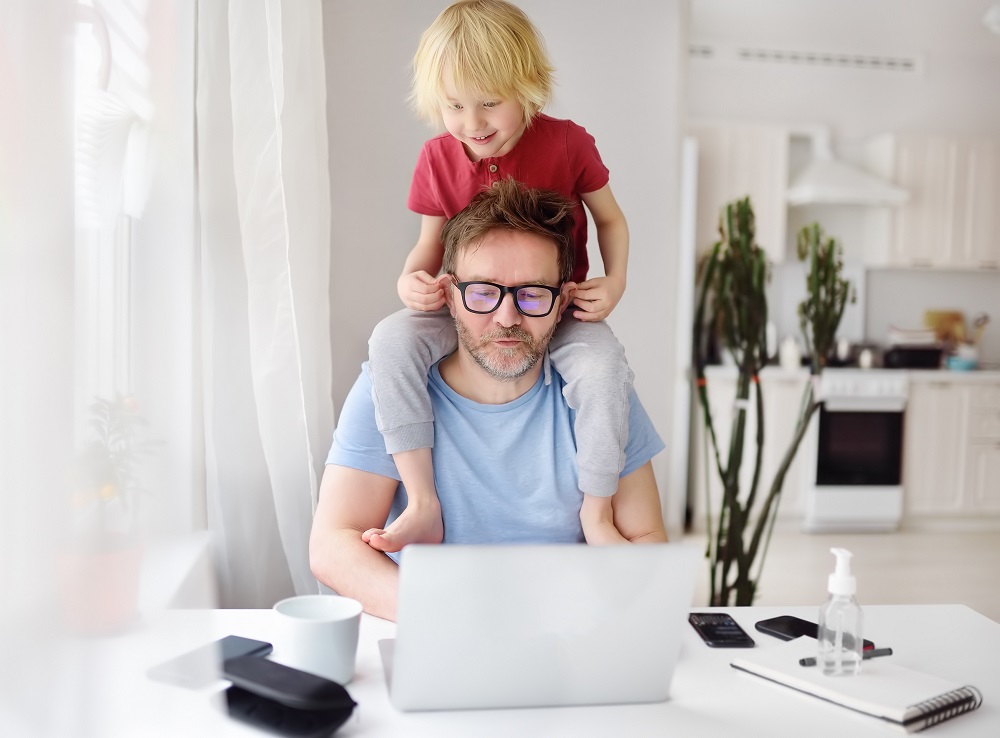 Sometimes taking quick breaks or u00e2u20acu02dcnano-transitionsu00e2u20acu2122 can increase stress levels. u00e2u20acu201d  Shutterstock pic